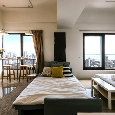 Muji Studio 2 - Seaview At 218 Tropicana Near Komtar Food Heaven With Netflix & Tv Box George Town Zewnętrze zdjęcie